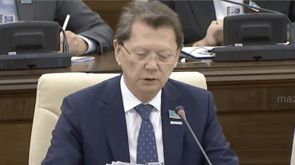 «Білім теңсіздігі күшейіп барады» — депутат саланың жүйелі мәселелерін атады