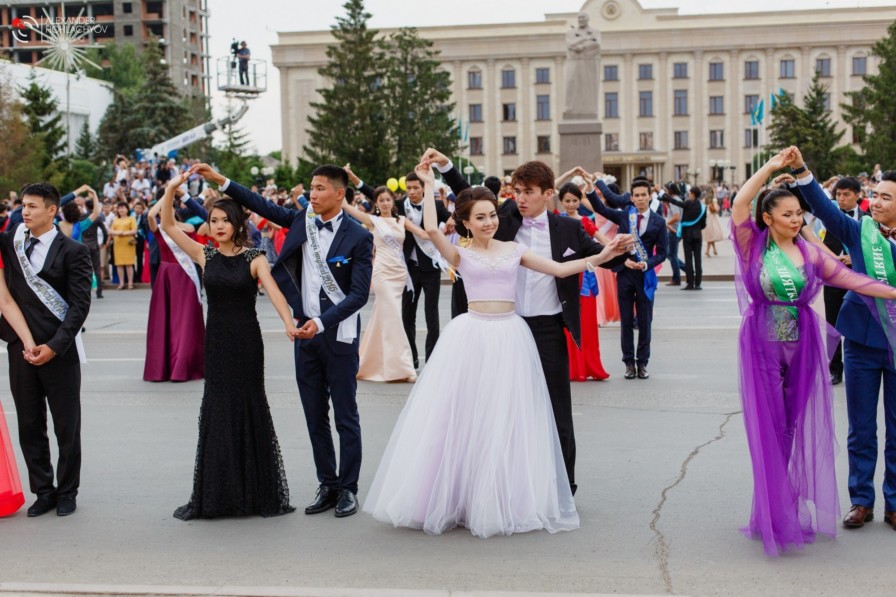 Министрліктің маңызды мәлімдемесі: мектеп бітіру кештері қалай өтпек?