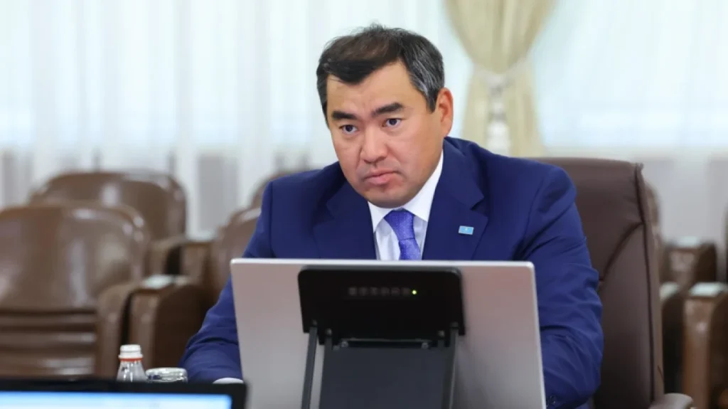 Әріновтің әдемі өсу жолы: оққағардан облыс әкімдігіне дейін